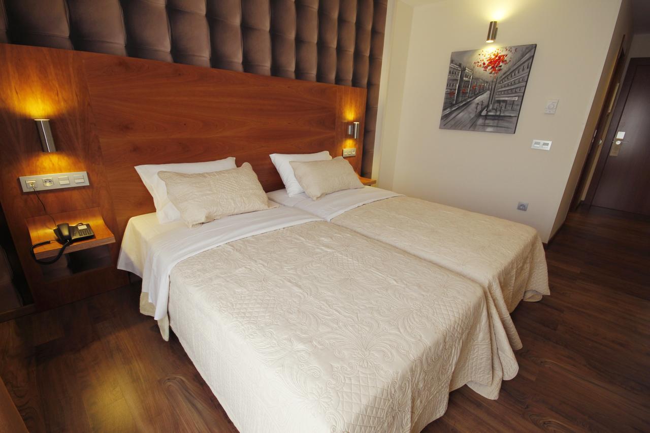 Hotel Boutique Villa Erina By Bossh Hotels - Adults Recommended 马尼尔瓦 外观 照片